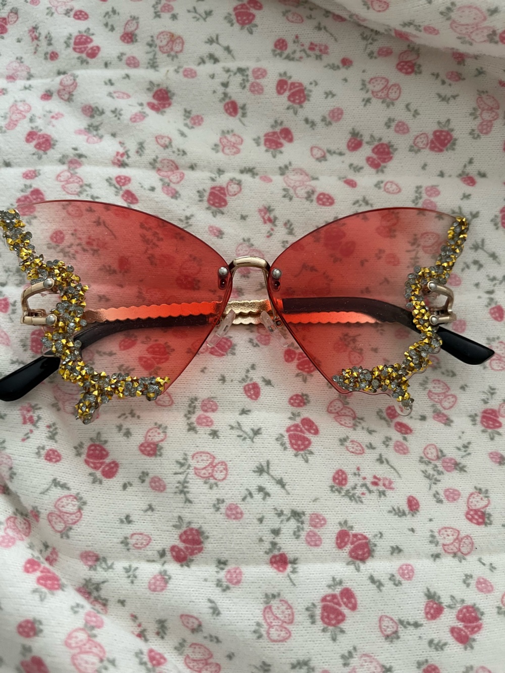 Women's Rhinestone Trim Red Gradient Sunglasses